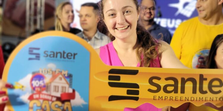 [Vídeo] Moradora de Jaraguá do Sul ganha casa da 105 FM na promoção “Um Sonho de Casa”