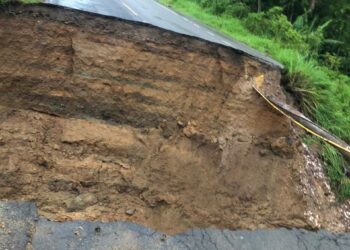 [Vídeo] Cratera se abre na BR-280 em Corupá