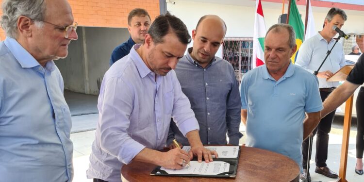 [Vídeo] Investimento de R$ 238 milhões para duplicação da SC-108 é autorizado