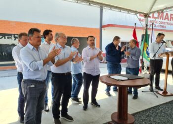 Governador avalia mandato e afirma que permanecerá na política