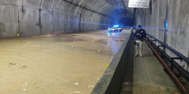 [Vídeo] Morro do Boi volta a ser bloqueado pelas chuvas