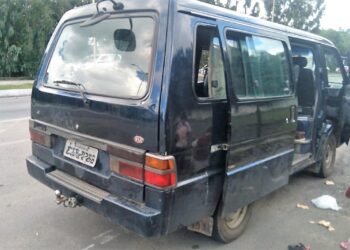 PRF flagra van de 10 lugares transportando 24 pessoas na BR-280