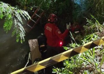 Motociclista fica ferido após cair no rio em Jaraguá do Sul