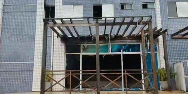 Incêndio em hotel deixa pessoas feridas em São Francisco do Sul