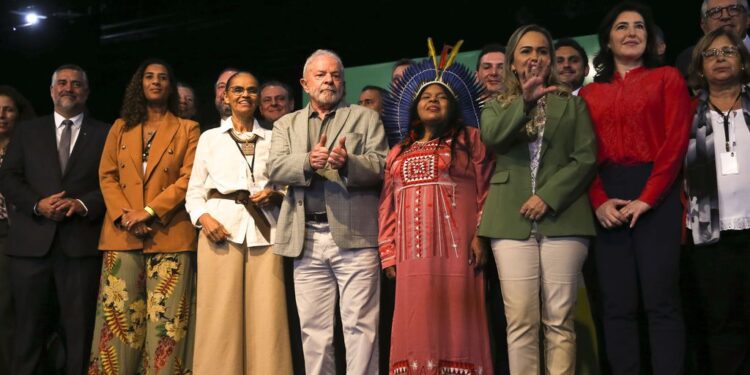 Confira quem são os 37 ministros anunciados por Lula