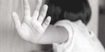 Idoso é flagrado passando as mãos nas partes íntimas da neta em Massaranduba