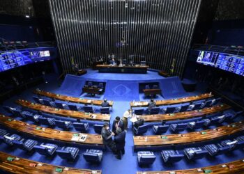 Senado aprova PEC da Transição