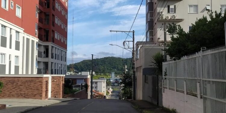 Rua José Emmendoerfer terá sentido modificado a partir de segunda-feira (09)