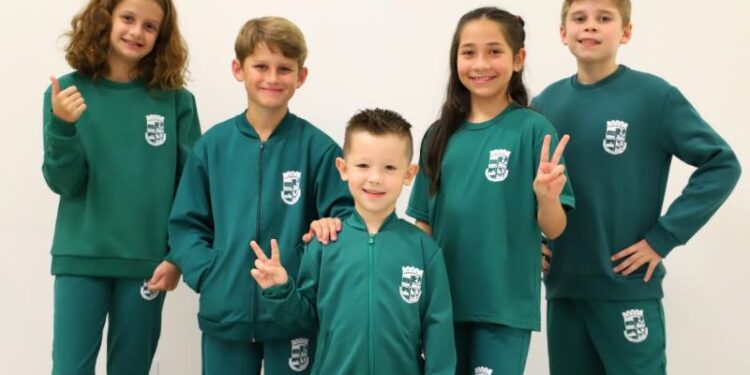 Novos uniformes serão entregues a partir do dia 13 de fevereiro em Jaraguá