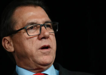 Ministro recua de ideia de fim do saque-aniversário do FGTS