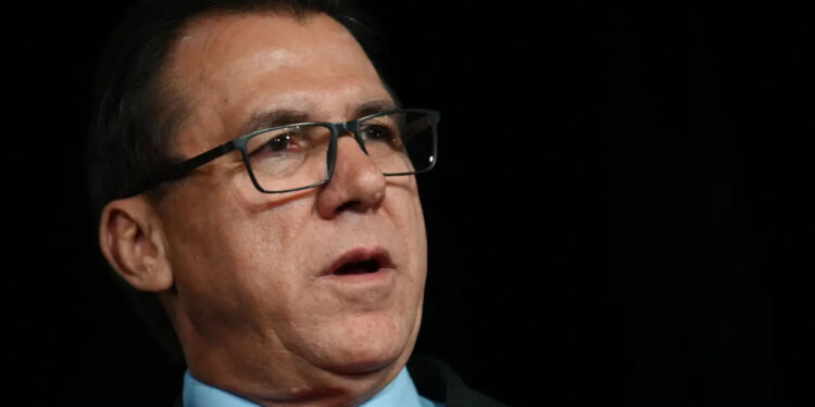 Ministro recua de ideia de fim do saque-aniversário do FGTS