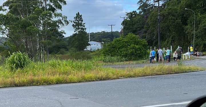 Manifestantes bloqueiam saída da Transpetro em Guaramirim