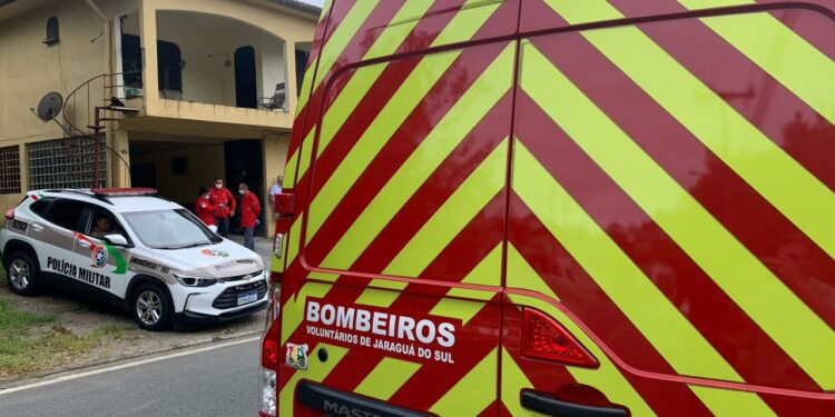 [URGENTE] Homem de 39 anos é encontrado morto em residência em Jaraguá