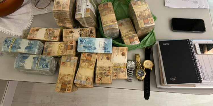 [Vídeo] PF deflagra Operação FIM DO MUNDO em Balneário Camboriú