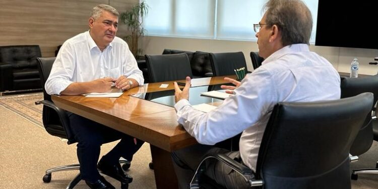 Lunelli tem encontro com presidente da Fiesc