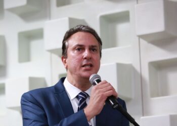 Piso nacional dos professores sobe para R$ 4.420