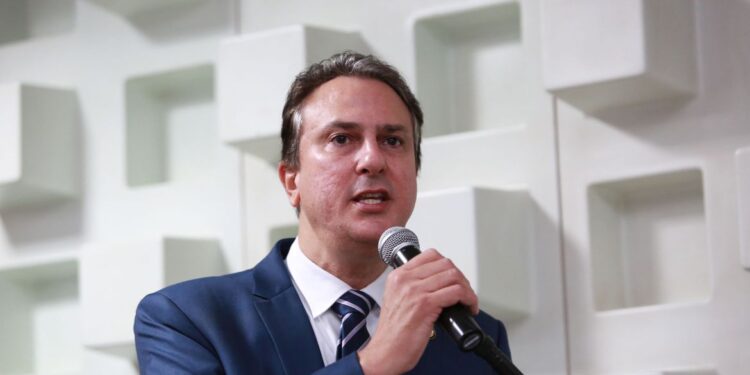 Piso nacional dos professores sobe para R$ 4.420