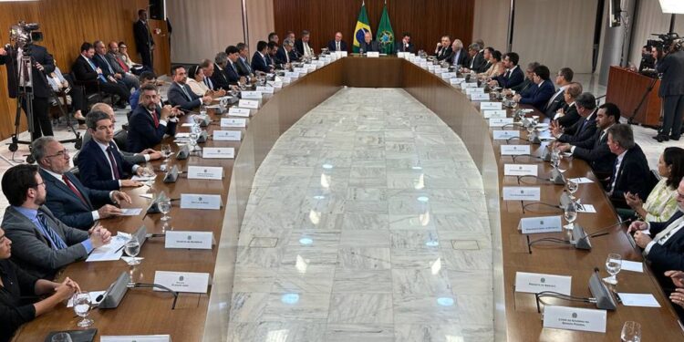 Jorginho Mello participa de reunião com governadores e chefes de Poderes em Brasília