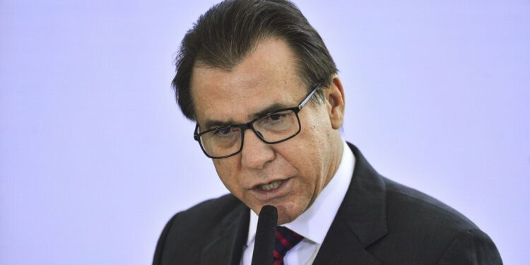 Ministro do Trabalho pedirá fim de novos pedidos de saque-aniversário