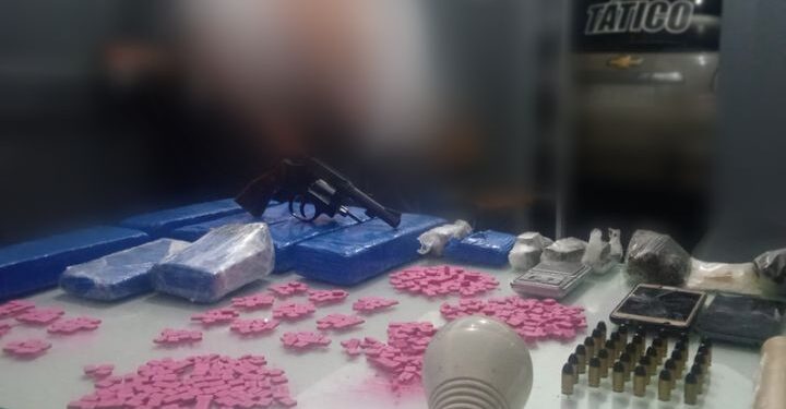 PM apreende ecstasy, maconha, revólver e munições em Corupá