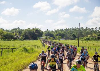 São João do Itaperiú encerra pedais do Circuito Vale dos Encantos com mais de 700 ciclistas