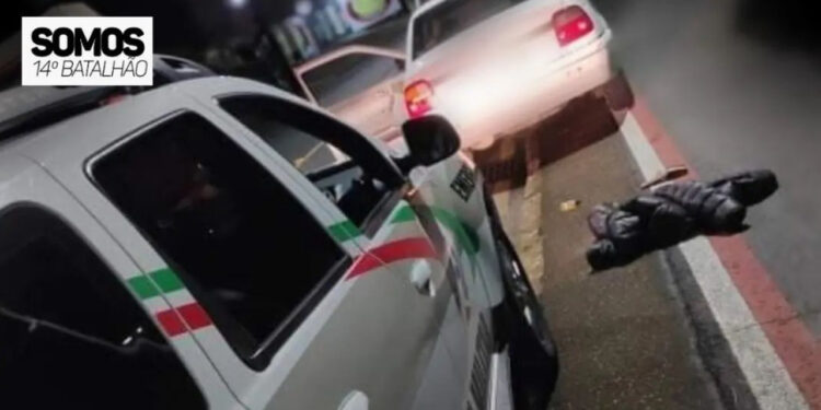 Motorista embriagado e sem habilitação tenta fugir de policiais em Jaraguá do Sul