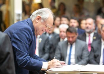 Dr. Vicente Caropreso assume terceiro mandato na Alesc