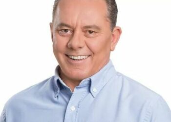 Prefeito e vice de Tubarão são presos em operação que investiga corrupção em esquema de lixo