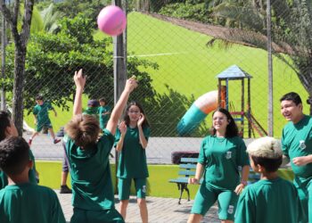 Alunos de Jaraguá do Sul começam a utilizar uniforme novo