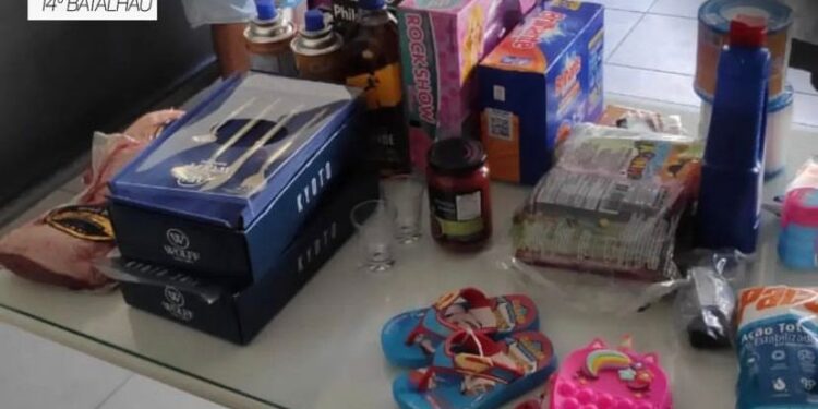 Casal é preso com produtos furtados em Jaraguá