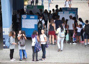Ano letivo para mais de 520 mil estudantes da rede estadual começa nesta quarta-feira (08)
