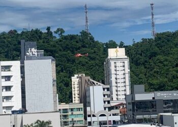 Helicóptero é acionado para socorrer vítima de AVC em Jaraguá  