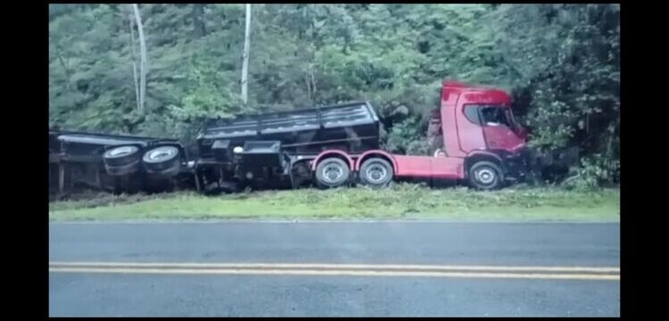 [Vídeo] Homem morre após grave acidente na BR-280 em Jaraguá do Sul