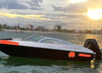 Banhista de 55 anos é atingido por lancha e morre em São Francisco do Sul