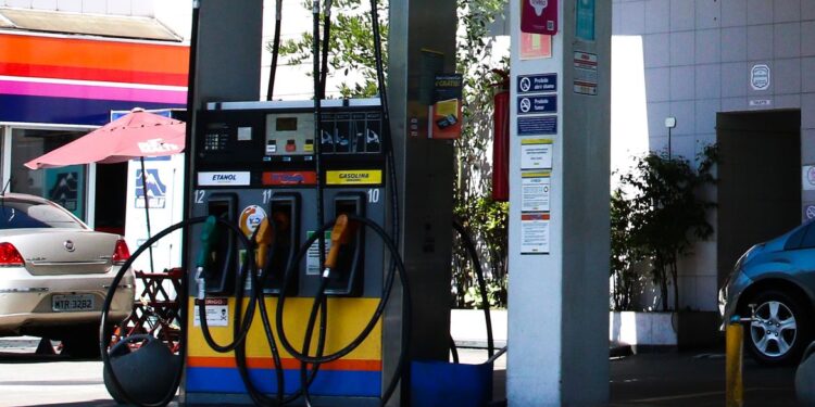 Governo anuncia reoneração de combustíveis em R$ 28,9 bilhões