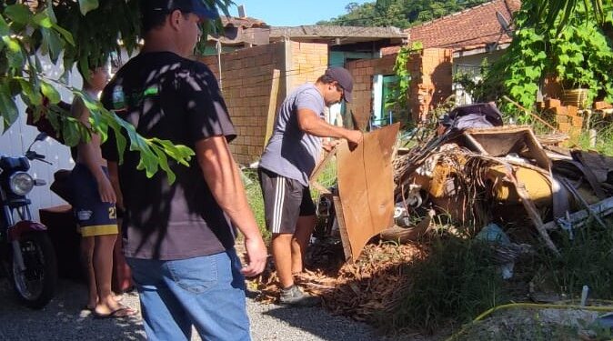 Mutirão contra a Dengue enche cinco caminhões com materiais recolhidos em Guaramirim