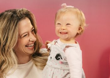 Alakazoo lança editorial de moda para conscientização sobre Síndrome de Down