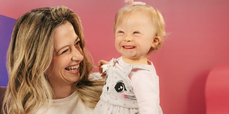 Alakazoo lança editorial de moda para conscientização sobre Síndrome de Down