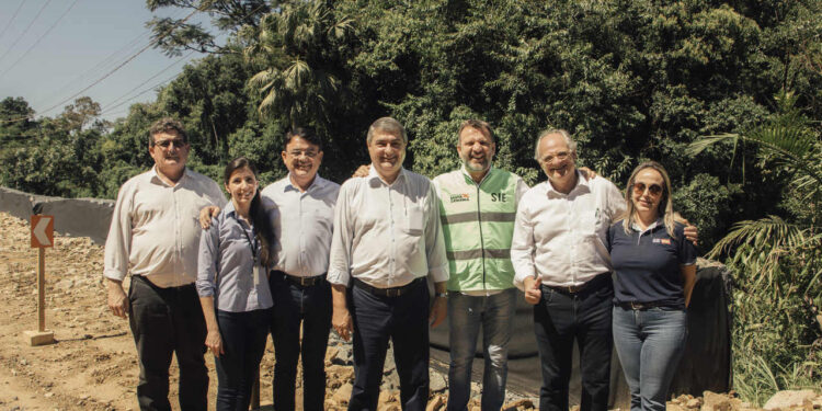 Lunelli e Caropreso visitam obras na região com secretário de Infraestrutura de SC
