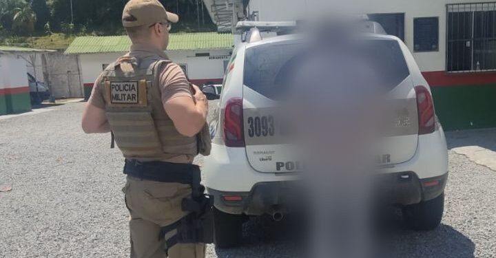 Três homens com mandados de prisão são detidos em Jaraguá e Corupá