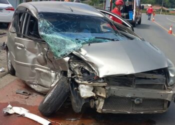 Motoristas ficam feridos após colisão em Jaraguá do Sul