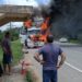 Caminhão fica destruído após incêndio em Jaraguá do Sul