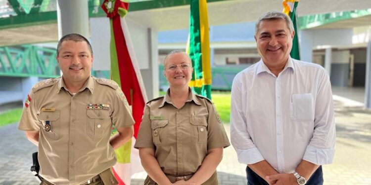 Deputado Antídio Lunelli busca instalação de Colégio Militar em Jaraguá