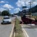 [Fotos] Carro capota após colisão em Jaraguá do Sul