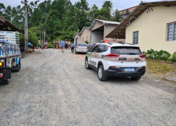 Mulher fica gravemente ferida após ser esfaqueada por ex-companheiro, em Guaramirim