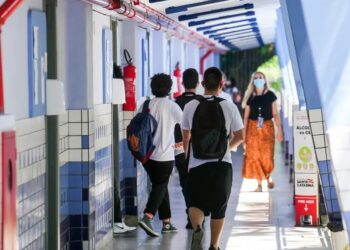 Aluno xinga duas professoras com palavrões em Jaraguá do Sul