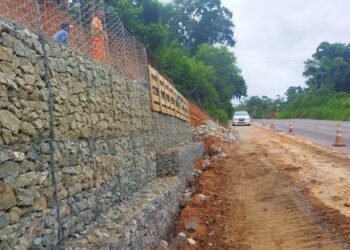 [BR-280] Serra de Corupá registra nova queda de barreira