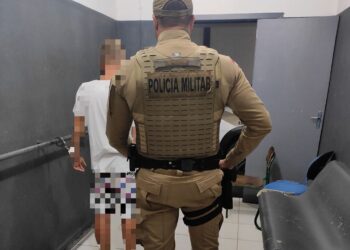 Polícia apreende drogas e prende homem por tráfico em Schroeder