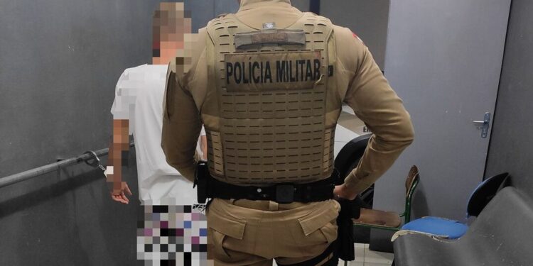 Polícia apreende drogas e prende homem por tráfico em Schroeder