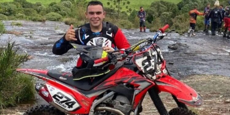 Jovem morre em acidente de trilha de motocross em SC